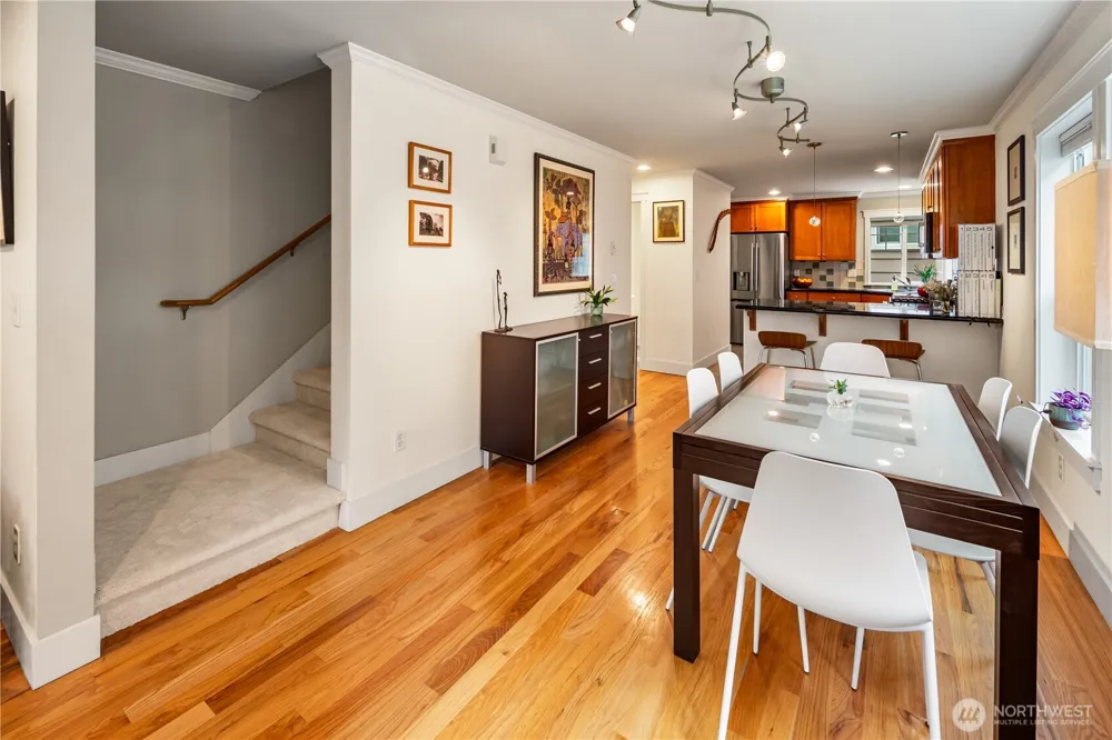 128 B 25th Avenue E Seattle, WA 98112