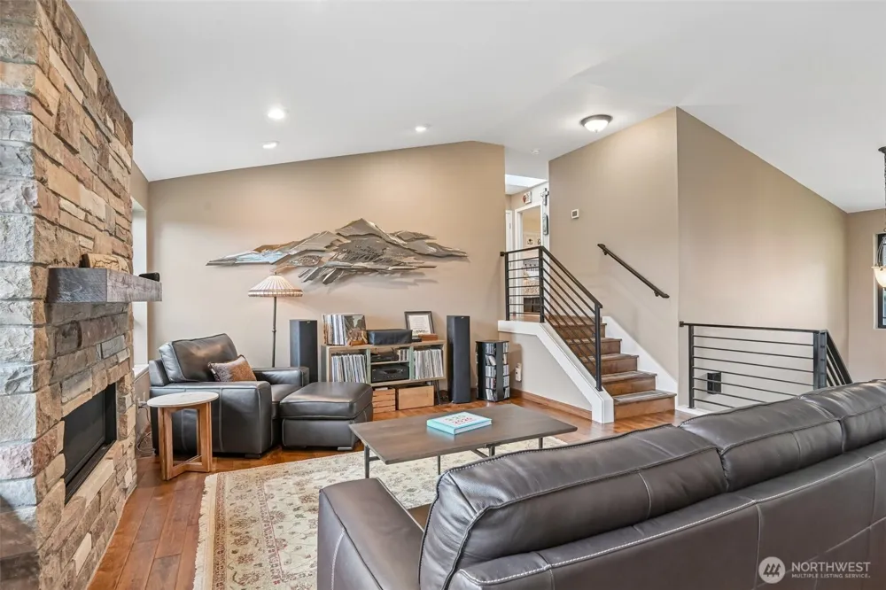 5117 Nathan Loop SE Auburn, WA 98092