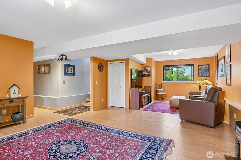 5117 Nathan Loop SE Auburn, WA 98092
