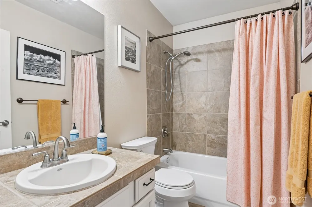 5117 Nathan Loop SE Auburn, WA 98092