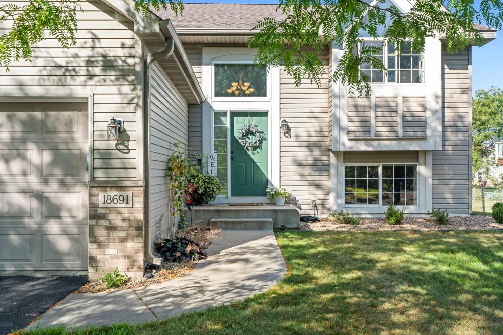 18691 Dylan Drive Farmington, MN 55024