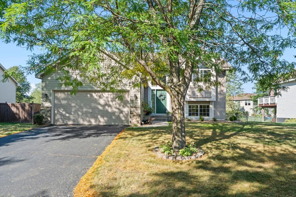 18691 Dylan Drive Farmington, MN 55024