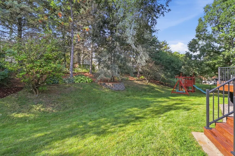 555 White Pine Way Eagan, MN 55123