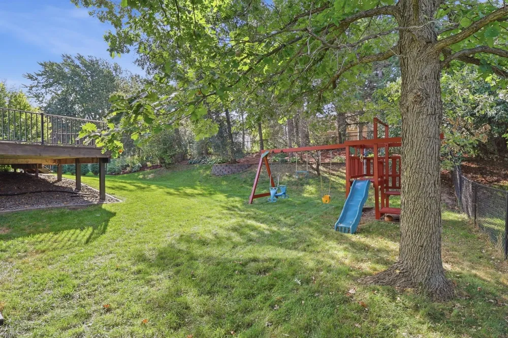 555 White Pine Way Eagan, MN 55123