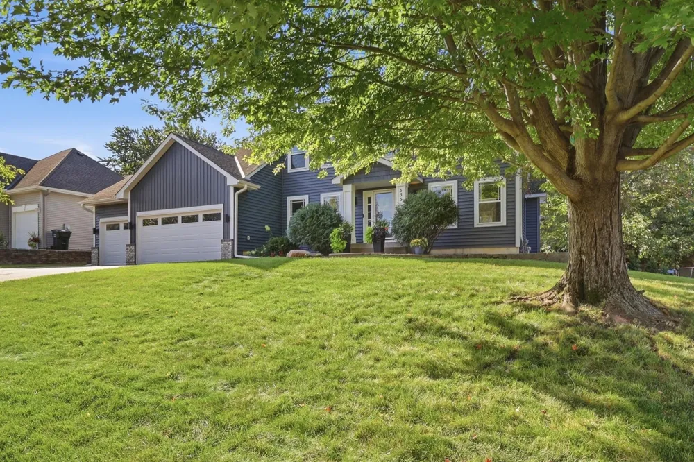 555 White Pine Way Eagan, MN 55123