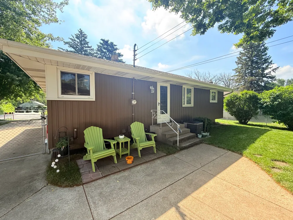 2055 English Street Maplewood, MN 55109