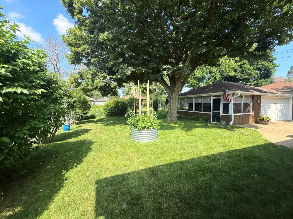 2055 English Street Maplewood, MN 55109