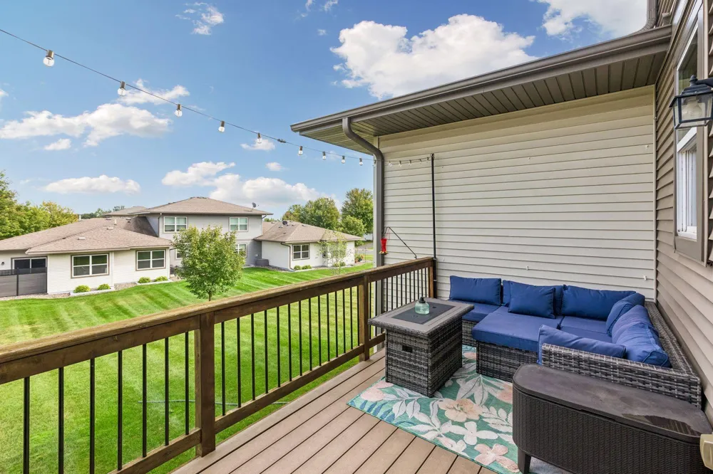 1226 Vernon Drive Carver, MN 55315