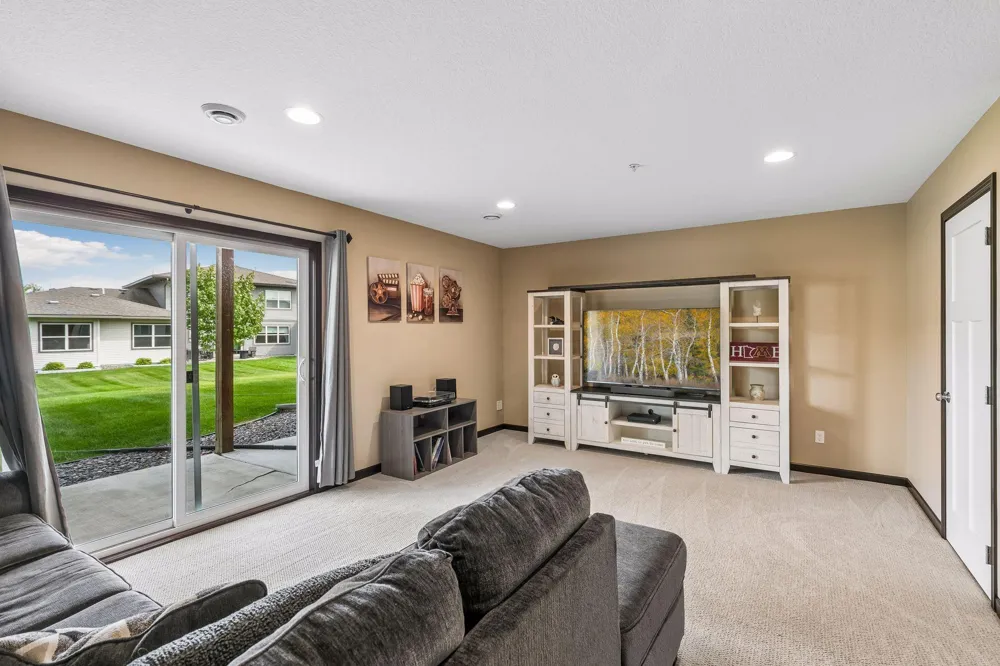 1226 Vernon Drive Carver, MN 55315