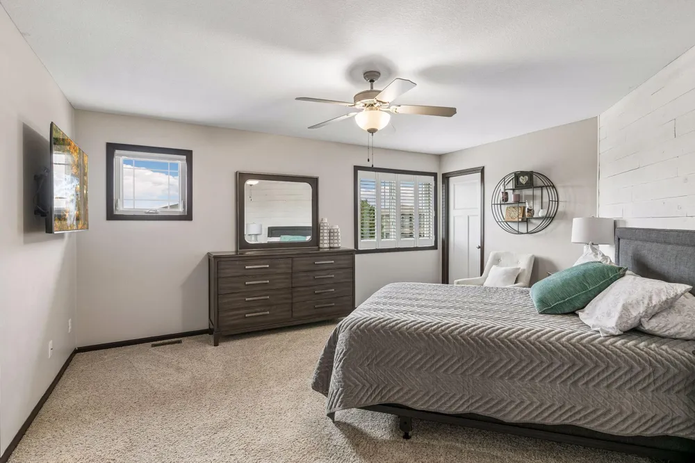 1226 Vernon Drive Carver, MN 55315
