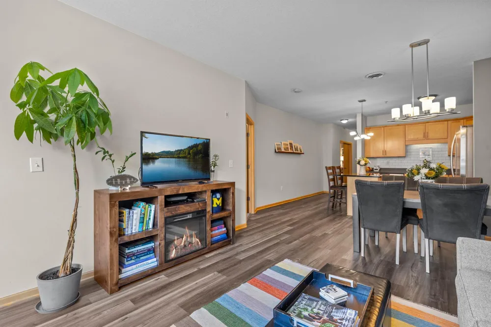 301 Oak Grove Street #308 Minneapolis, MN 55403