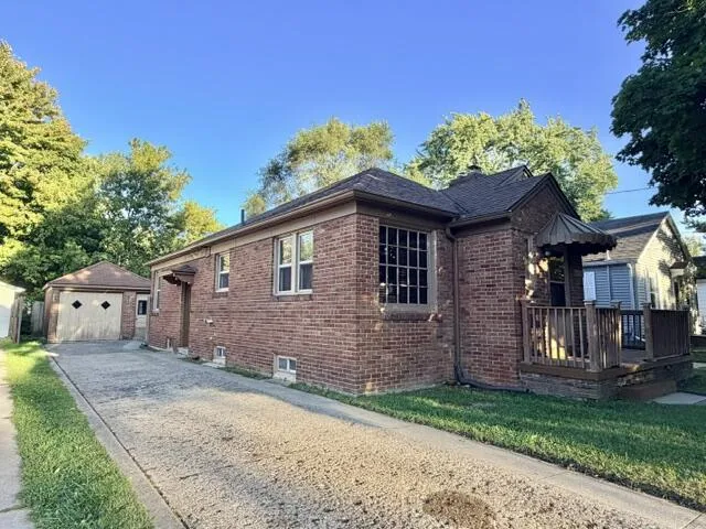 2240 Avon Street Saginaw, MI 48602