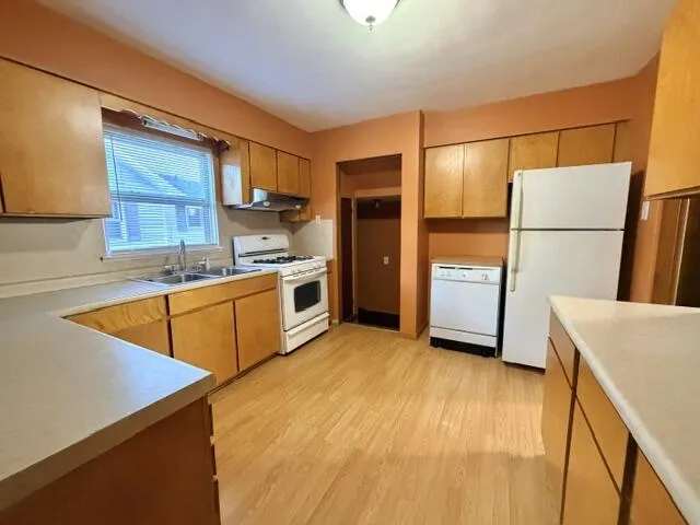 2240 Avon Street Saginaw, MI 48602
