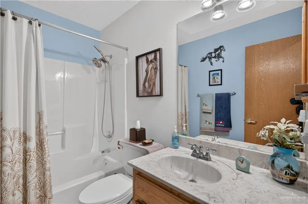 802 Lake View Drive Mission, TX 78572