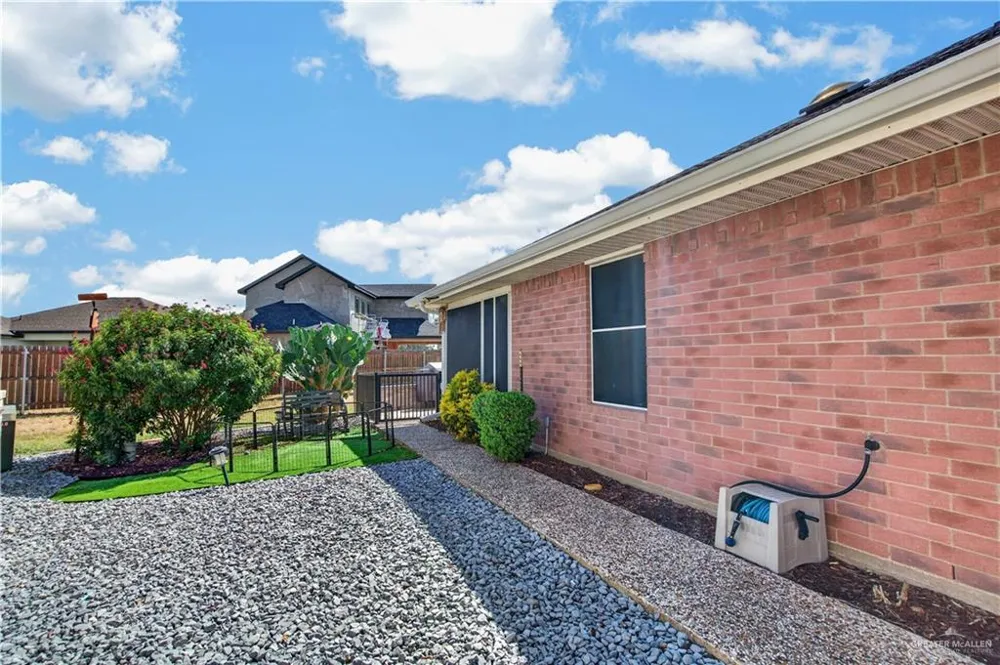 802 Lake View Drive Mission, TX 78572