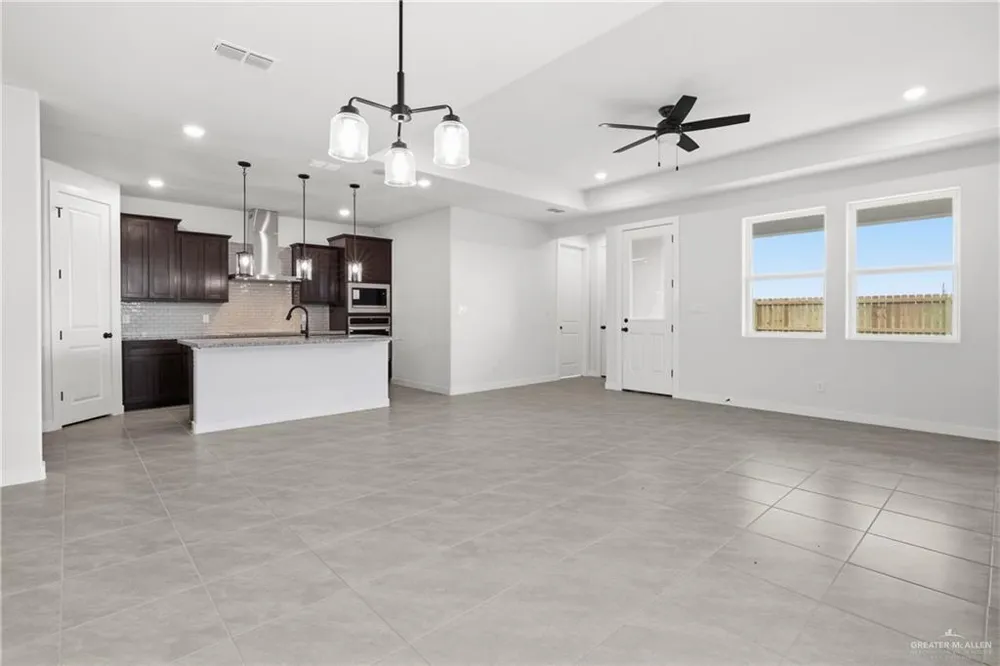 300 W Landon Street W Edinburg, TX 78539
