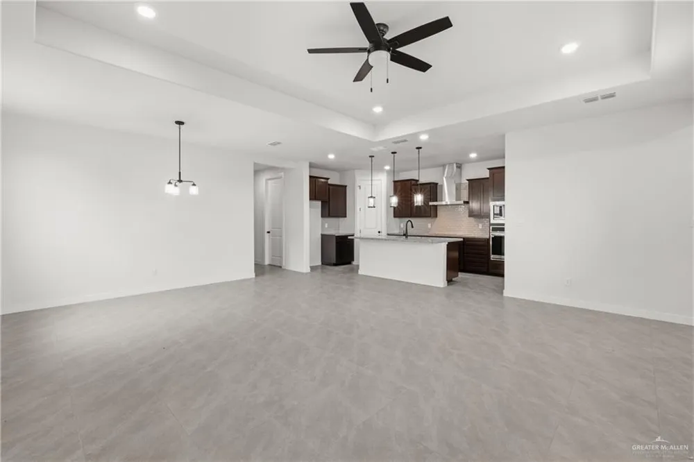 300 W Landon Street W Edinburg, TX 78539