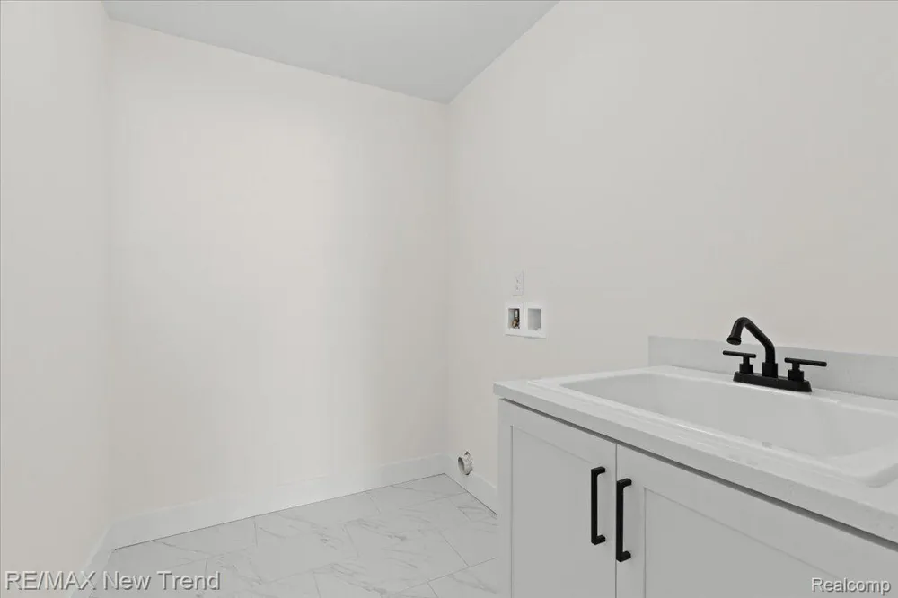 8511 JOSEPH STREET Commerce Charter Township, MI 48382