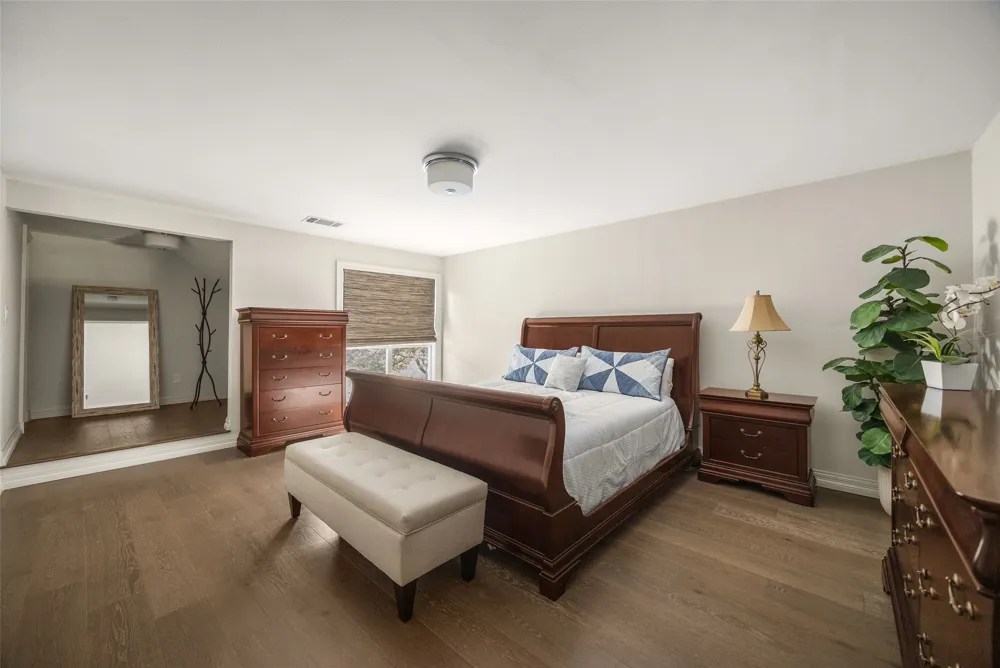 13715 Creekside Place Dallas, TX 75240