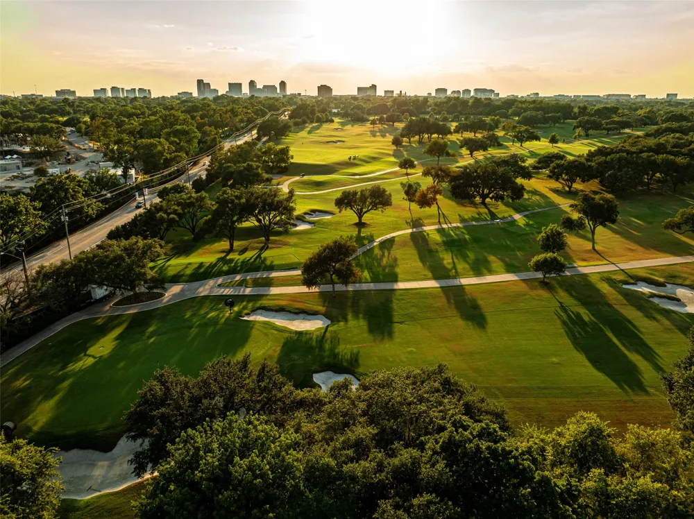 13715 Creekside Place Dallas, TX 75240