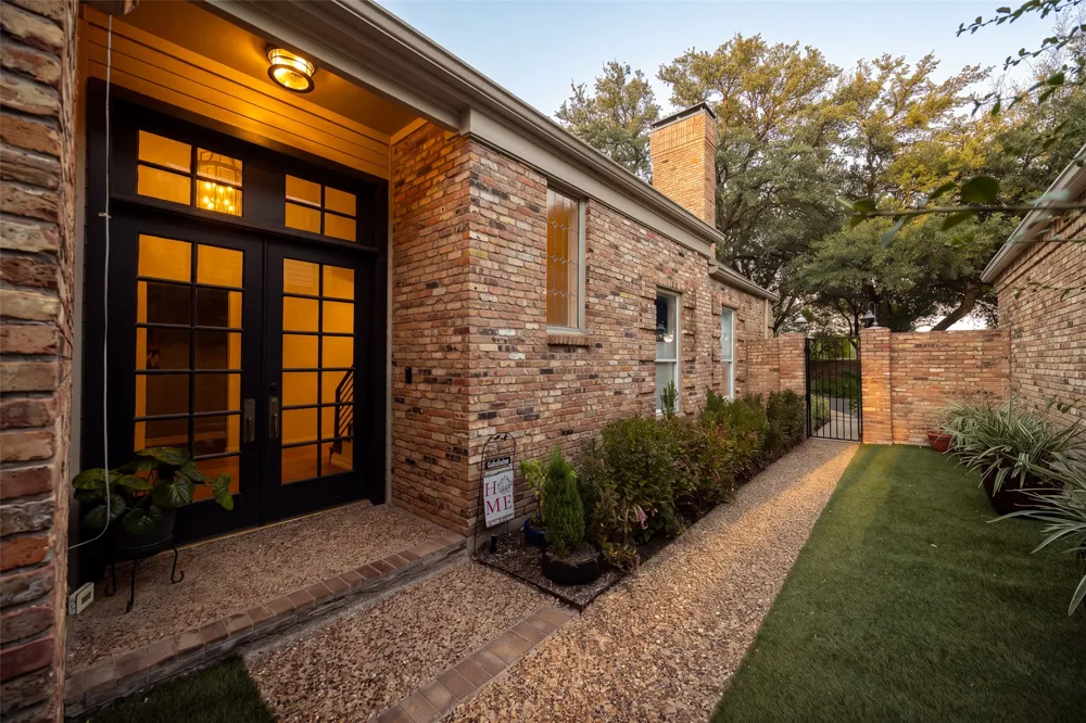 13715 Creekside Place Dallas, TX 75240