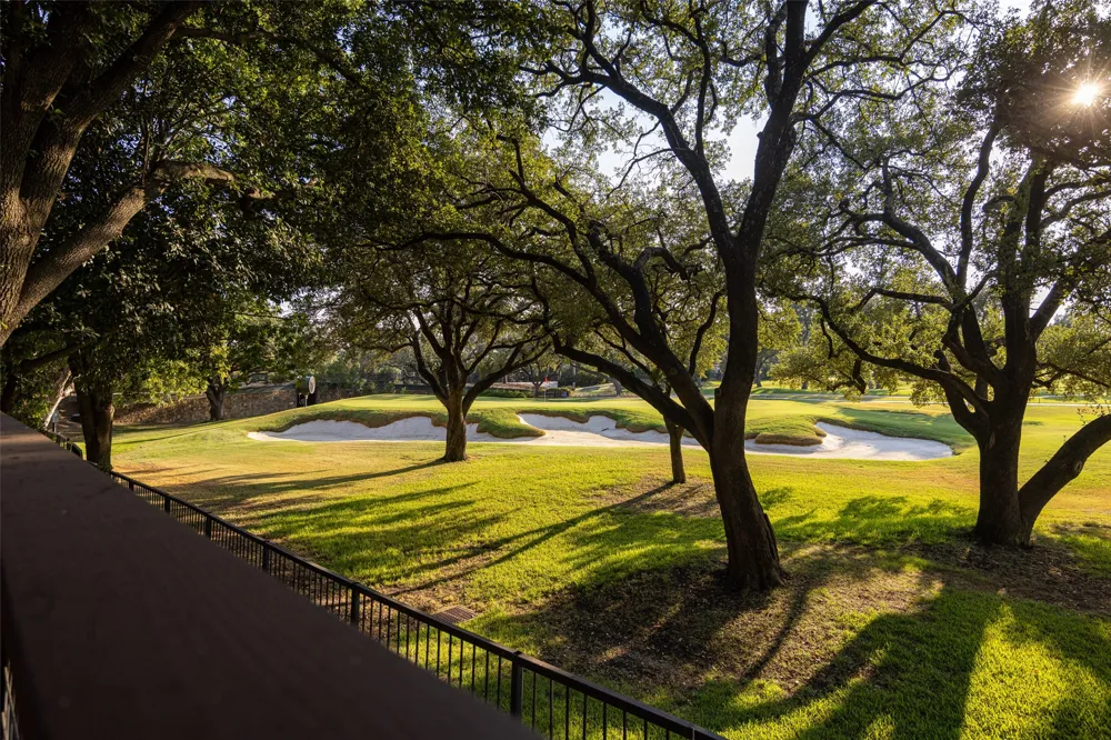 13715 Creekside Place Dallas, TX 75240