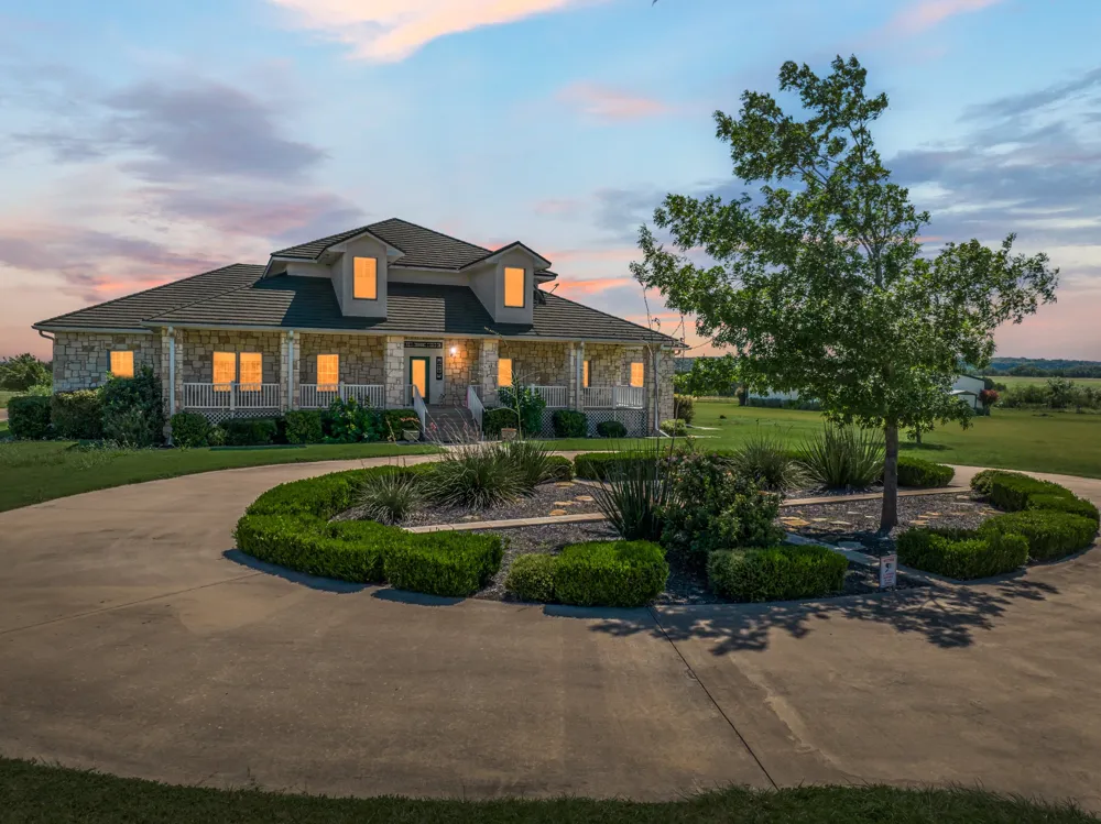 664 Fm 182 Clifton, TX 76634