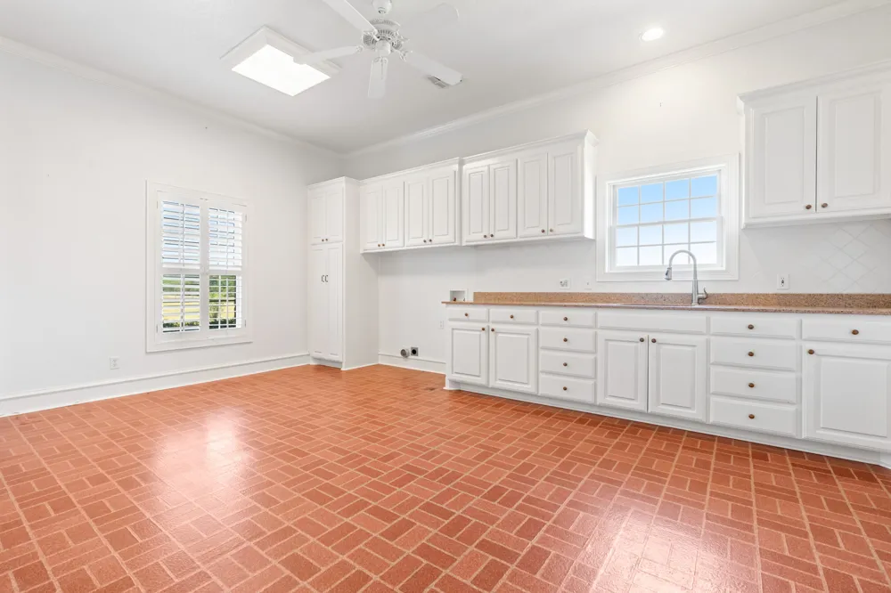 664 Fm 182 Clifton, TX 76634