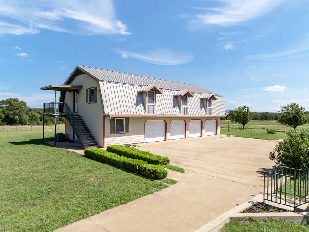 664 Fm 182 Clifton, TX 76634