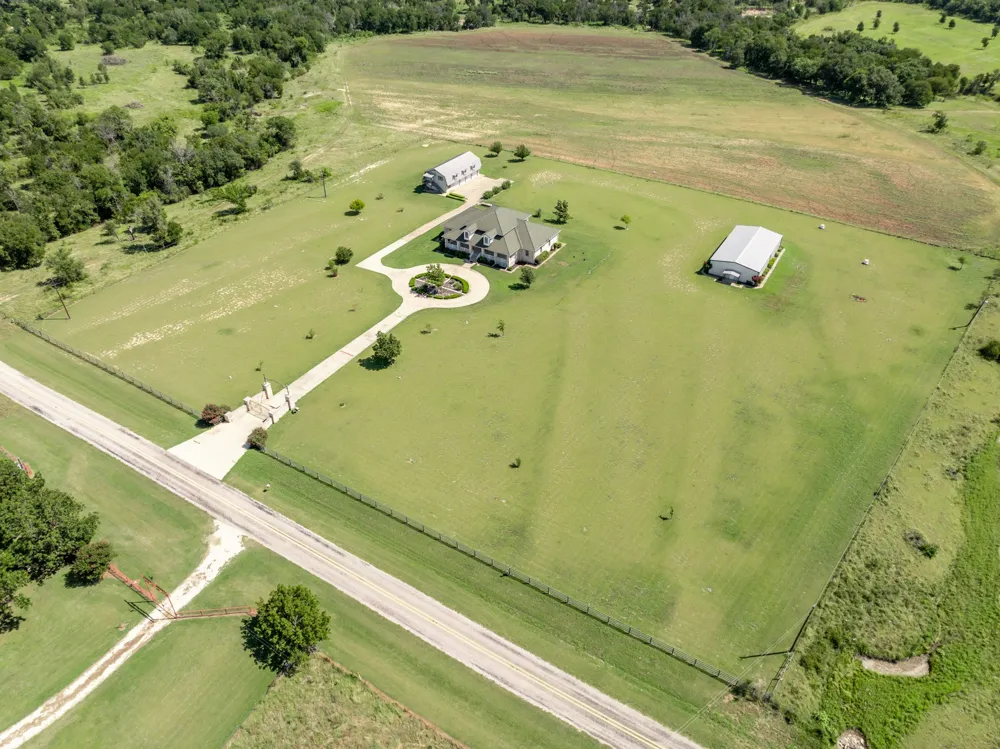 664 Fm 182 Clifton, TX 76634