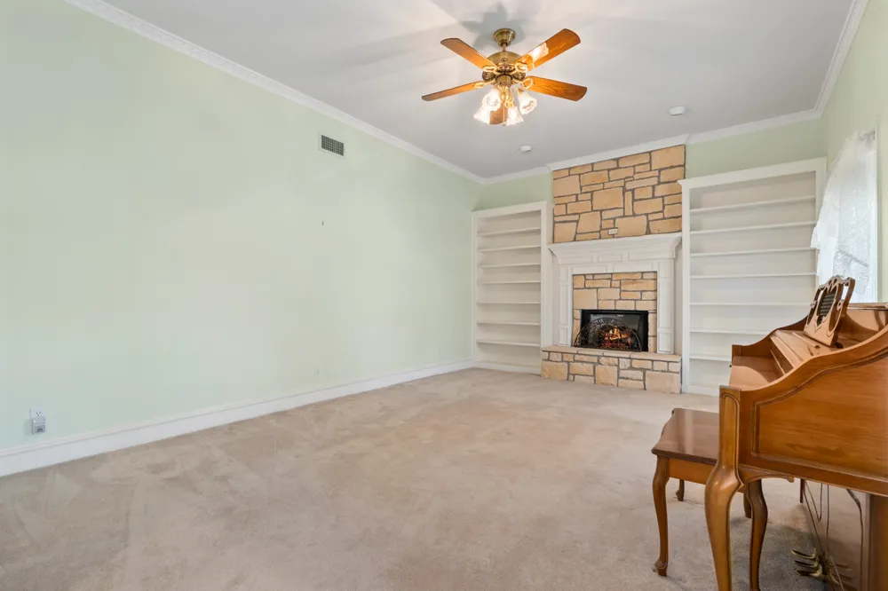 664 Fm 182 Clifton, TX 76634