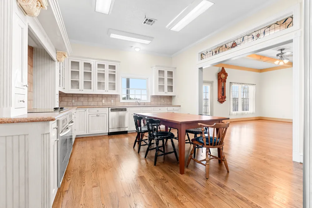 664 Fm 182 Clifton, TX 76634