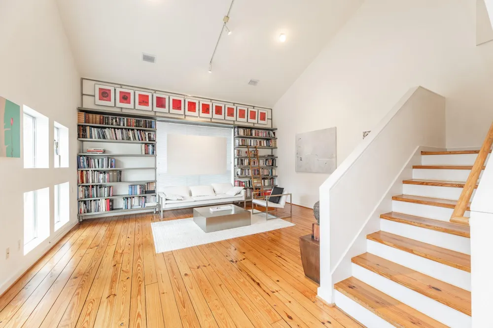 2714 Chenevert Street Houston, TX 77004