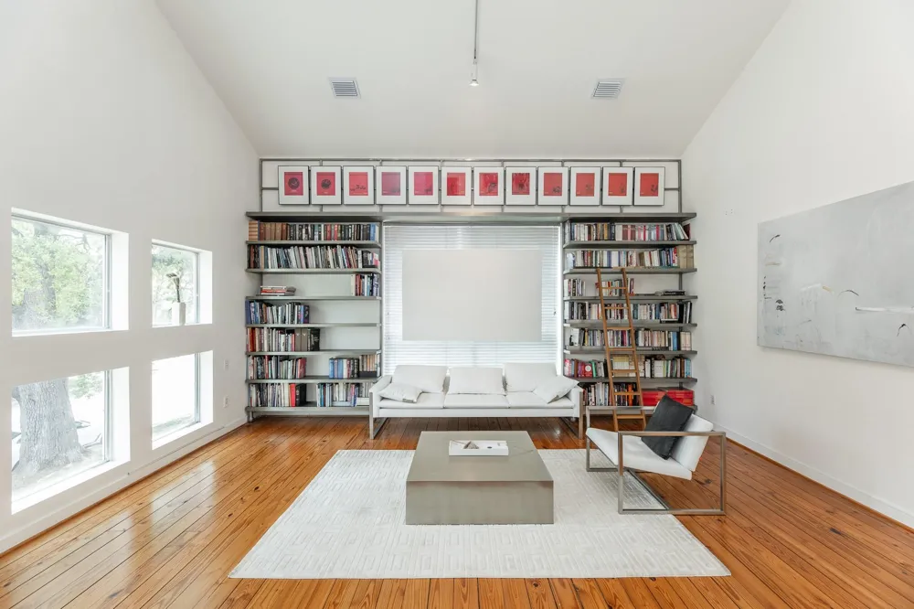 2714 Chenevert Street Houston, TX 77004
