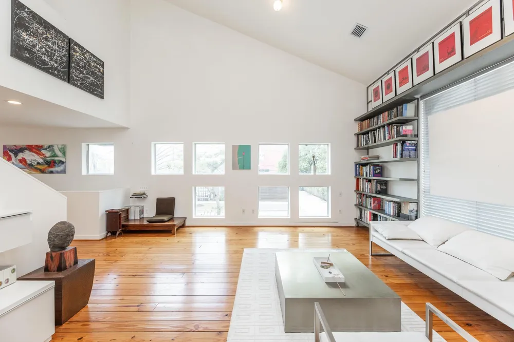 2714 Chenevert Street Houston, TX 77004