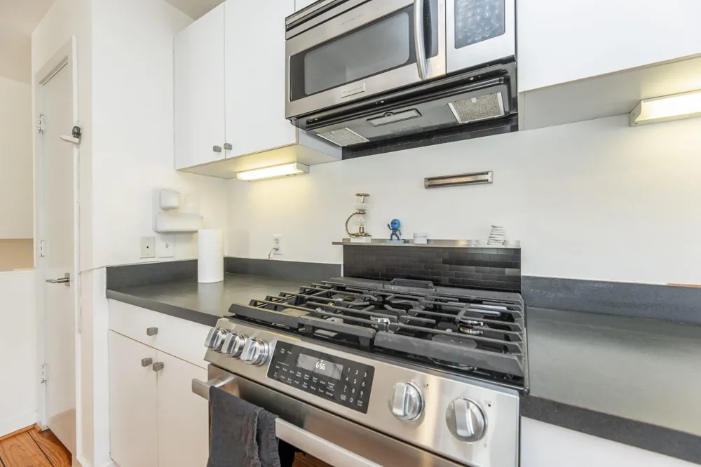 2714 Chenevert Street Houston, TX 77004