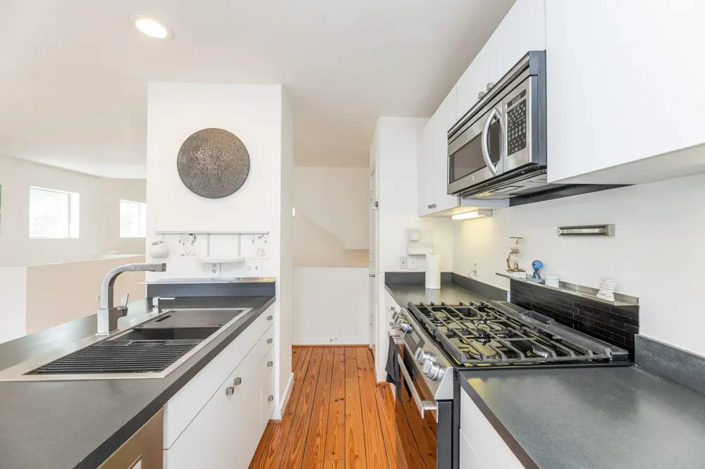 2714 Chenevert Street Houston, TX 77004