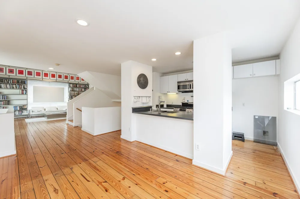 2714 Chenevert Street Houston, TX 77004