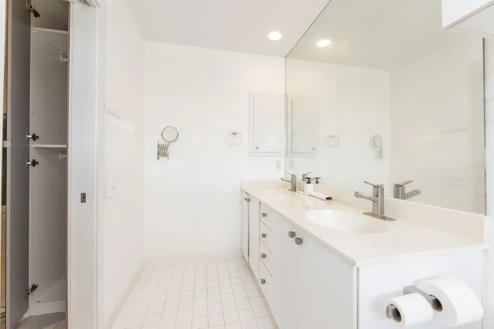 2714 Chenevert Street Houston, TX 77004