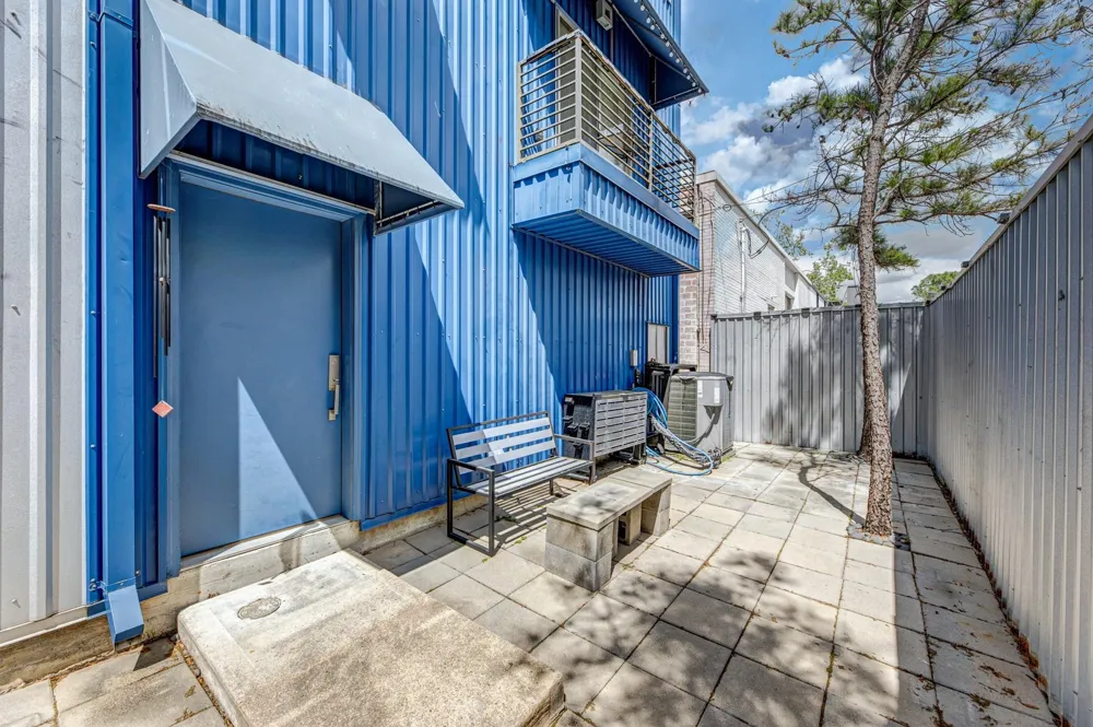 2714 Chenevert Street Houston, TX 77004