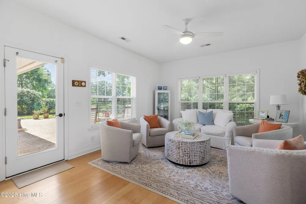 800 Fox Ridge Lane Wilmington, NC 28405