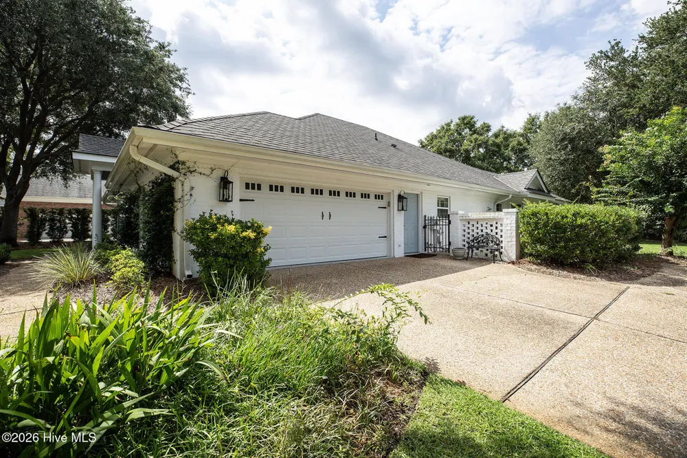 800 Fox Ridge Lane Wilmington, NC 28405