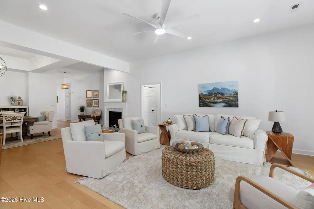 800 Fox Ridge Lane Wilmington, NC 28405