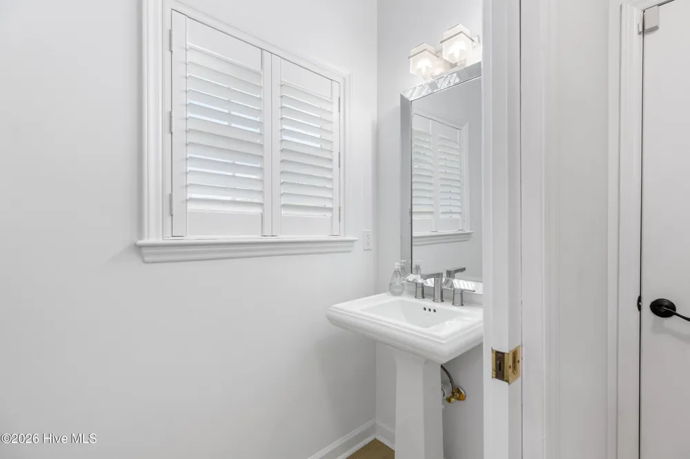 800 Fox Ridge Lane Wilmington, NC 28405