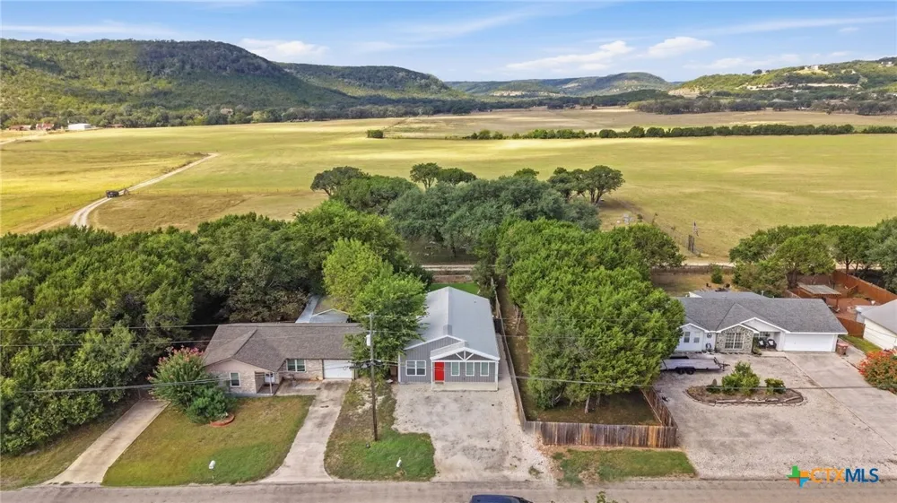 464 Pecan Row Canyon Lake, TX 78132