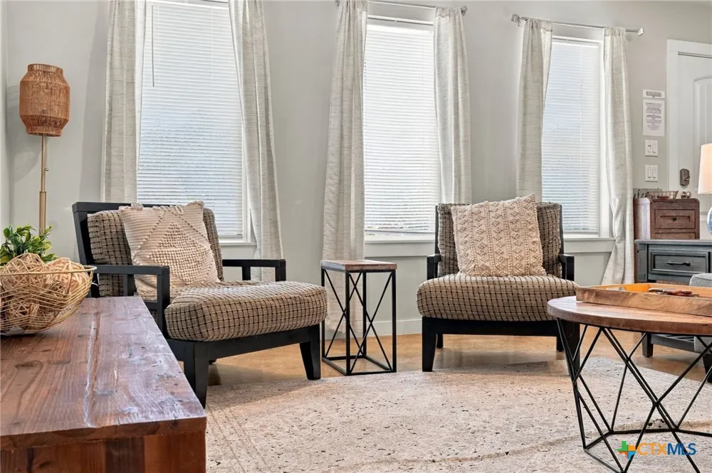 464 Pecan Row Canyon Lake, TX 78132