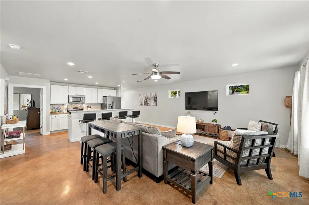 464 Pecan Row Canyon Lake, TX 78132
