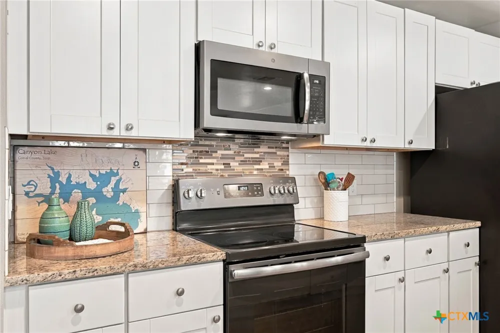 464 Pecan Row Canyon Lake, TX 78132