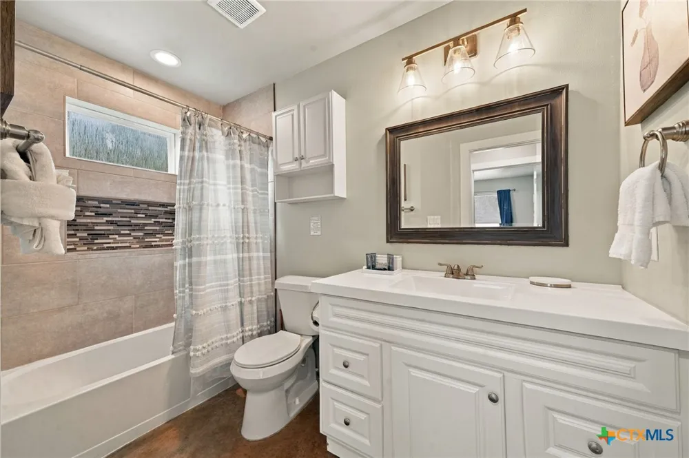 464 Pecan Row Canyon Lake, TX 78132