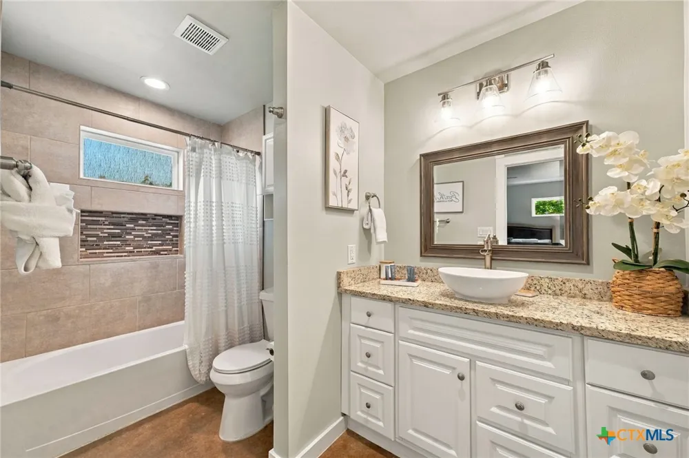 464 Pecan Row Canyon Lake, TX 78132